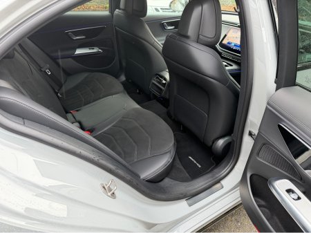 2024 Mercedes-Benz E Class STUNNING LOOKING URBAN EDITION HYBRID PHEV//STUNNING IN ALPINE GREY//VERY LOW MILEAGE//SIMI AND AA DEALER €68,950 thumbnail