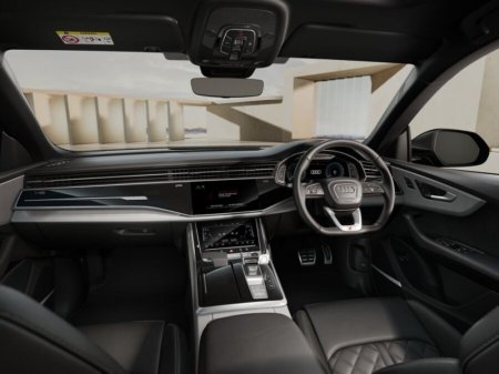 2026 Audi Q8 e-tron SUV COMPETITION 60TFSI E QUATTRO AUTOMATIC €123,804 thumbnail