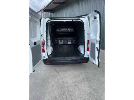 2025 Maxus e Deliver 3 50kwh thumbnail