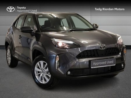 2025 Toyota Yaris Cross LUNA €33,950
