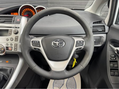2011 Toyota Corolla Verso 2.0 D-4D LUNA 7 SEATER €5,495 thumbnail