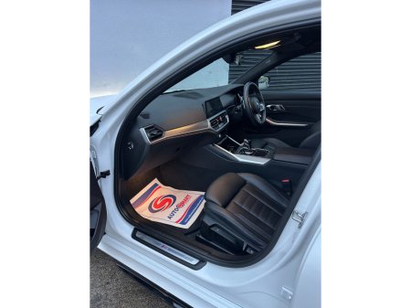2022 BMW 3 Series  €32,995 thumbnail