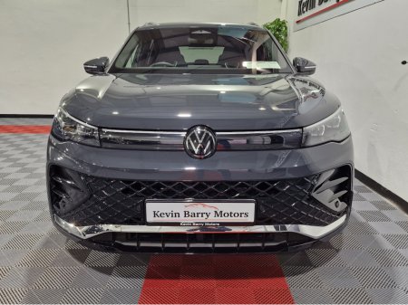 2025 Volkswagen Tiguan R-LINE (PAN ROOF) PHEV 272BHP AUTOMATIC **ONE OWNER / ADAPTIVE CRUISE CONTROL / BLIND SPOT ASSIST / HARMAN KARDON SOUND / HEATED & MASSAGE FRONT SEATS / HEATED STEERING WHEEL / WIRELESS CHARGING** €50,900