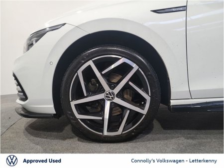 2024 Volkswagen Golf 2.0 TDI 115HP Style €34,950 thumbnail