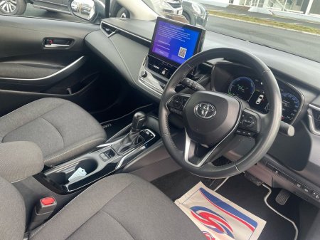 2023 Toyota Corolla 1.8 Hybrid Luna Saloon €22,475 thumbnail