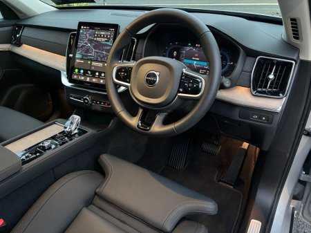 2025 Volvo XC90 T8 PLUS OPEN PAN ROOF €79,995 thumbnail