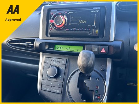 2013 Toyota Wish 2013 TOYOTA WISH PETROL AUTO AWD 7 SEATS €9,950 thumbnail