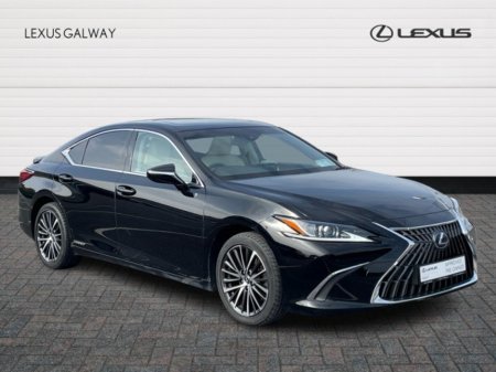 2022 Lexus ES 300 H Dynamic Carplay // Remote Central Locking // Heated Mirrors // Power Folding Mirrors // CD Player // AUX Connection