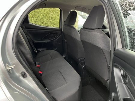 2022 Toyota Yaris LUNA 1.0 PETROL MANUAL //REVERSE CAMERA// €15,950 thumbnail