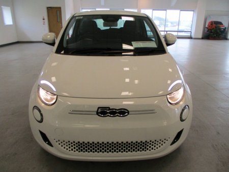 2025 Fiat 500e  €26,145