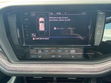 2021 Volkswagen Touareg 3.0TDI 231HP V6 4M DSG Design €38,170 thumbnail