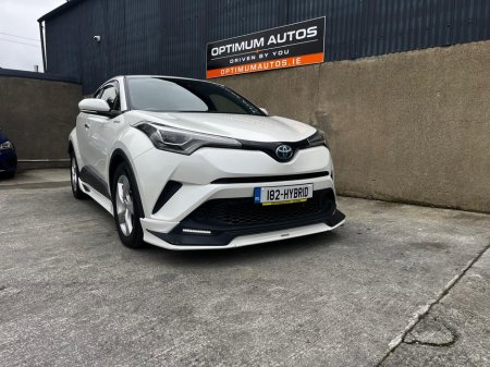 2018 Toyota C-HR CHR 1.8 self charging hybrid, G -model huge spec €19,900