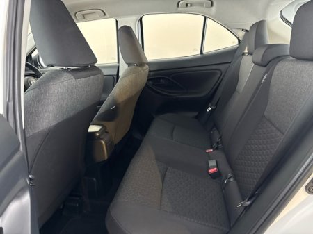 2023 Toyota Yaris Cross HYBRID LUNA €27,950 thumbnail