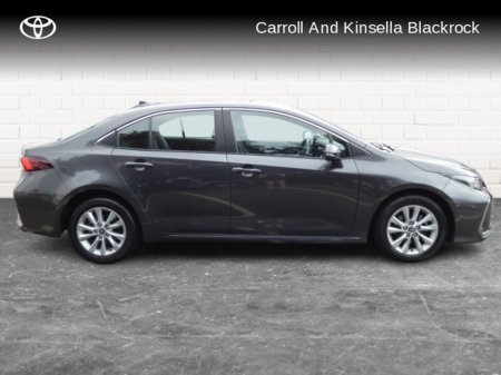 2025 Toyota Corolla Hybrid Luna Saloon €31,450