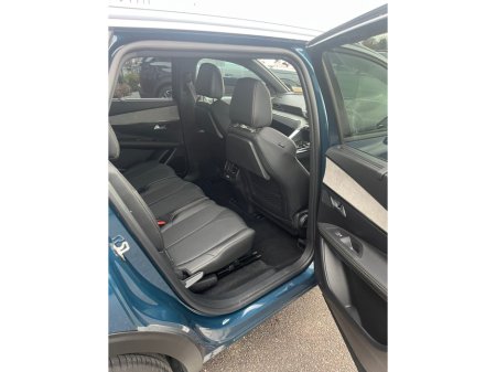 2025 Peugeot 5008 1.5 BlueHDi 130bhp Allure Auto thumbnail