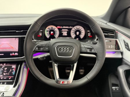2024 Audi Q8 55 TFSI E S LINE 375HP QUATTRO €87,990 thumbnail