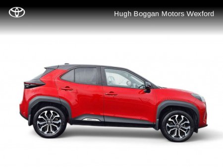2022 Toyota Yaris Cross LUNA SPORT HYBRID €23,995