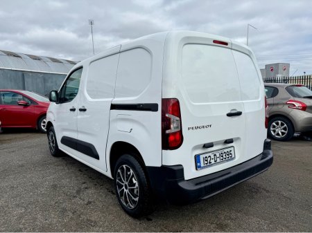 2019 Peugeot Partner ACTIVE 1.6 BLUEHDI 650KG ** 3 SEATER ** 1 OWNER IRISH VEHICLE **  FULL MAIN DEALER HISTORY ** NEW MODEL ** PRICE PLUS VAT ** €7,995 thumbnail