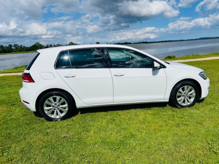 2017 Volkswagen Golf ONLY 64K KMS / AUTO / FINANCE AVAILABLE €16,950