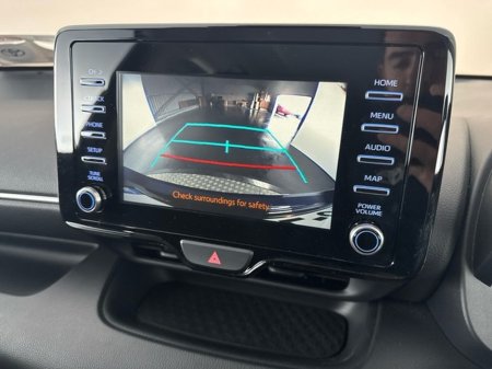 2023 Toyota Yaris HYBRID LUNA €23,950 thumbnail