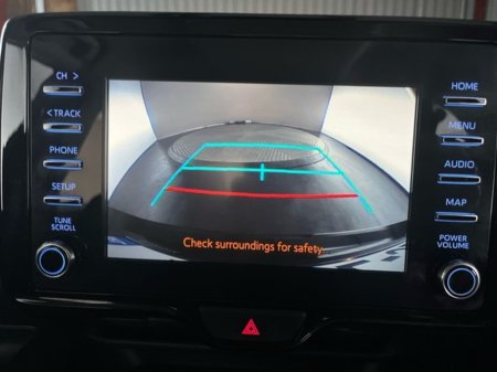 2023 Toyota Yaris HYBRID LUNA €24,450 thumbnail