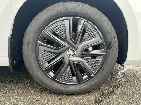 2026 Skoda Fabia SELECTION SPEC 1L 80 HP - BLACK COLOUR CONCEPT pack & UPGRADED ALLOYS €27,995 thumbnail