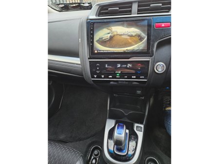 2015 Honda Fit DAA-GP5 HYBRID 5DR AUTO €9,950 thumbnail