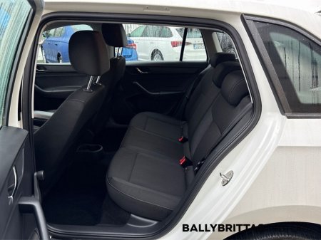 2014 Skoda Rapid 1.2 TSI Ambition SB thumbnail