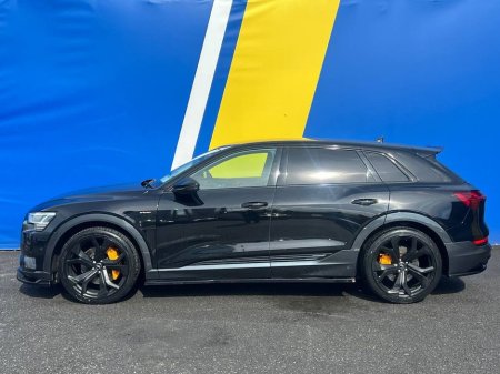 2021 Audi e-tron SPORT 50 QUATTRO // SERVICE HISTORY // RS-PERFORMANCE BODYKIT // ADAPTIVE AIR SUSPENSION €29,950