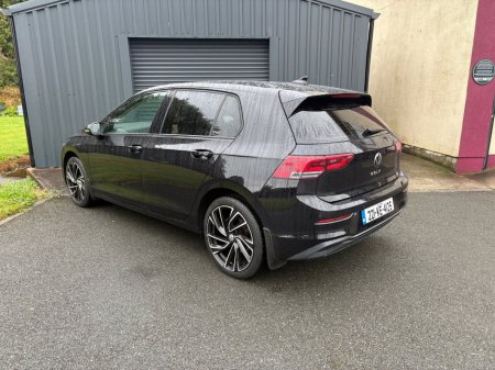 2022 Volkswagen Golf 2.0 TDI 115HP Life €23,995