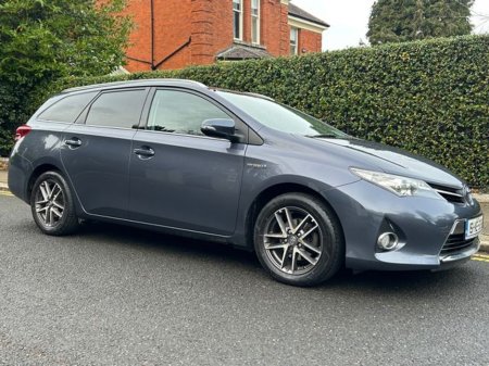 2015 Toyota Auris 1.8 VVTI HYBRID *SALE AGREED*