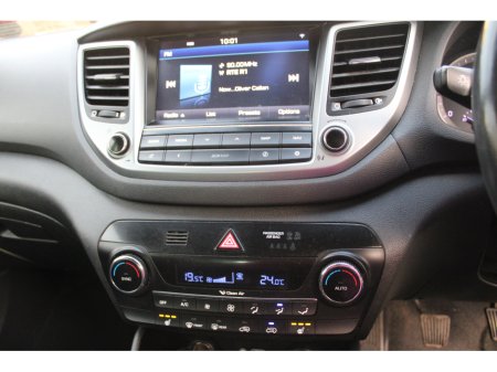 2016 Hyundai Tucson 1.7 CRDI PREMIUM BL/DR 2WD 5DR €15,995 thumbnail