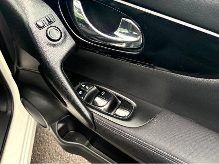 2015 Nissan Qashqai 1.2 PET SV E6 4DR €9,450 thumbnail