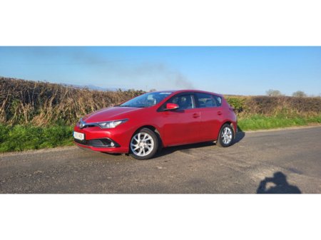 2016 Toyota Auris 1.4 D-4D (90) 5Dr Luna €7,950