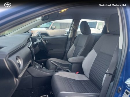 2018 Toyota Auris 1.8 ICON HEV VVT-I CVT 5DR AUTO A thumbnail