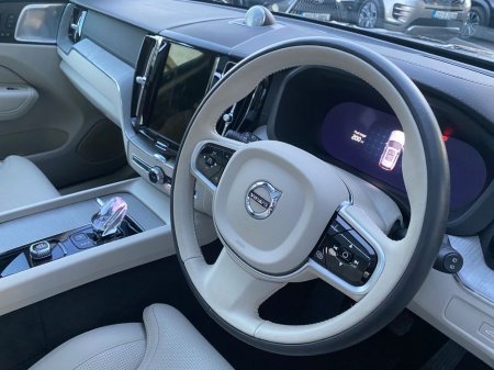 2025 Volvo XC60 T8 Ultra Recharge AWD Auto (PHEV) €67,900 thumbnail