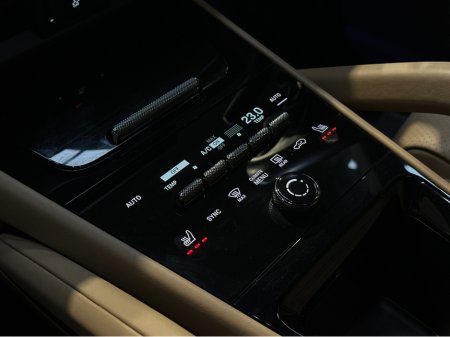 2024 Porsche Cayenne 3.0 V6 E-HYBRID MEGA  SPEC €109,950 thumbnail