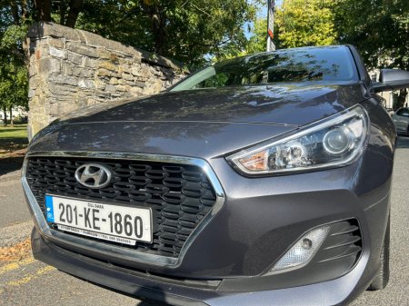2020 Hyundai i30 i30 PETROL SERVICE HISTORY €16,495