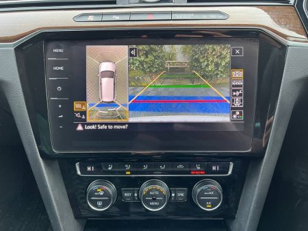 2018 Volkswagen Passat VARIANT HIGHLINE 2.0 TDI * BIG SPEC * // LEATHER POWERED HEATED COOLED SEATS // DRIVER MASSAGE SEAT // 360 PARKING CAMERAS €21,950 thumbnail