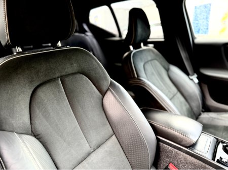 2020 Volvo XC40 D3 R-DESIGN AT 5DR AUTO €31,950 thumbnail