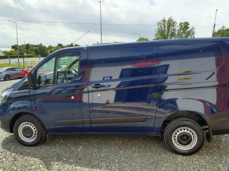 2022 Ford Transit Custom 280S 2.0L 5DR €17,450 thumbnail