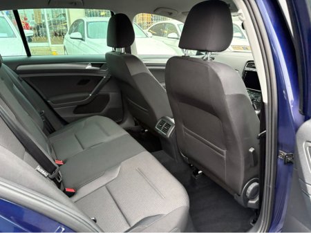 2018 Volkswagen Golf COMFORTLINE 1.2 AUTOMATIC * REAR VIEW CAMERA, AUTO LIGHTS, ADAPTIVE CRUISE CONTROL, POWERED FOLDING HEATED MIRRORS, LUMBAR SUPPORT, 2 KEYS, TOUCH SCREEN RADIO, MULTIFUNCTION STEERING WHEEL* €18,950 thumbnail