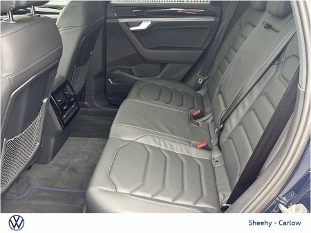 2025 Volkswagen Touareg 3.0TSI R PHEV 462HP €94,950 thumbnail