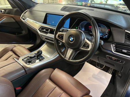 2021 BMW X5 xDrive45e M Sport €52,900 thumbnail