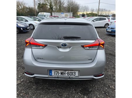 2017 Toyota Auris Hybrid €15,950 thumbnail