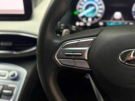 2022 Hyundai Santa Fe 1.6 PHEV *7 SEATER* €39,990 thumbnail