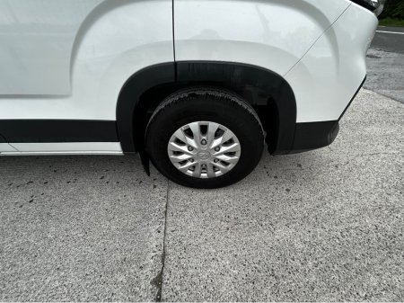 2026 Maxus Deliver 9 FWD MAXUS DELIVER 9 LUX MODEL WITH REAR CHEVRONS  ON REAR DOORS