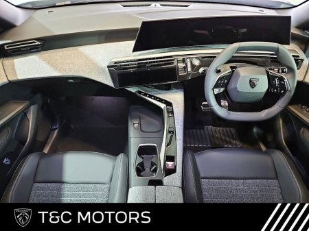 2025 Peugeot 5008 Ex Demo - Allure Hybrid - Front & Rear Sensors, Reversing Camera, Wireless Apple Carplay & Android Auto, Auto Lights & Wipers, Adaptive Cruise Control €48,995