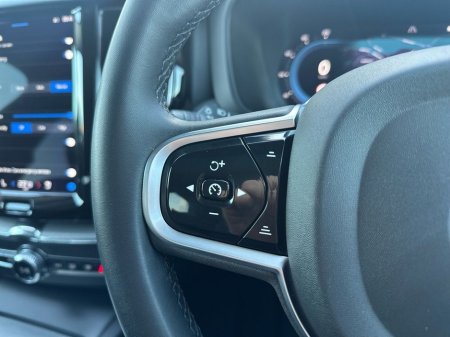 2023 Volvo XC60 T6 PHEV 350hp AT8 Plus (dark theme) €44,975 thumbnail