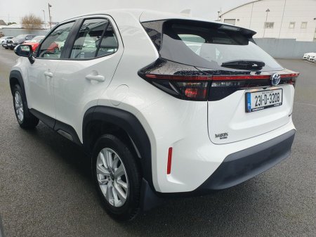 2023 Toyota Yaris Cross 1.5 HYBRID CR CROSS LUNA thumbnail